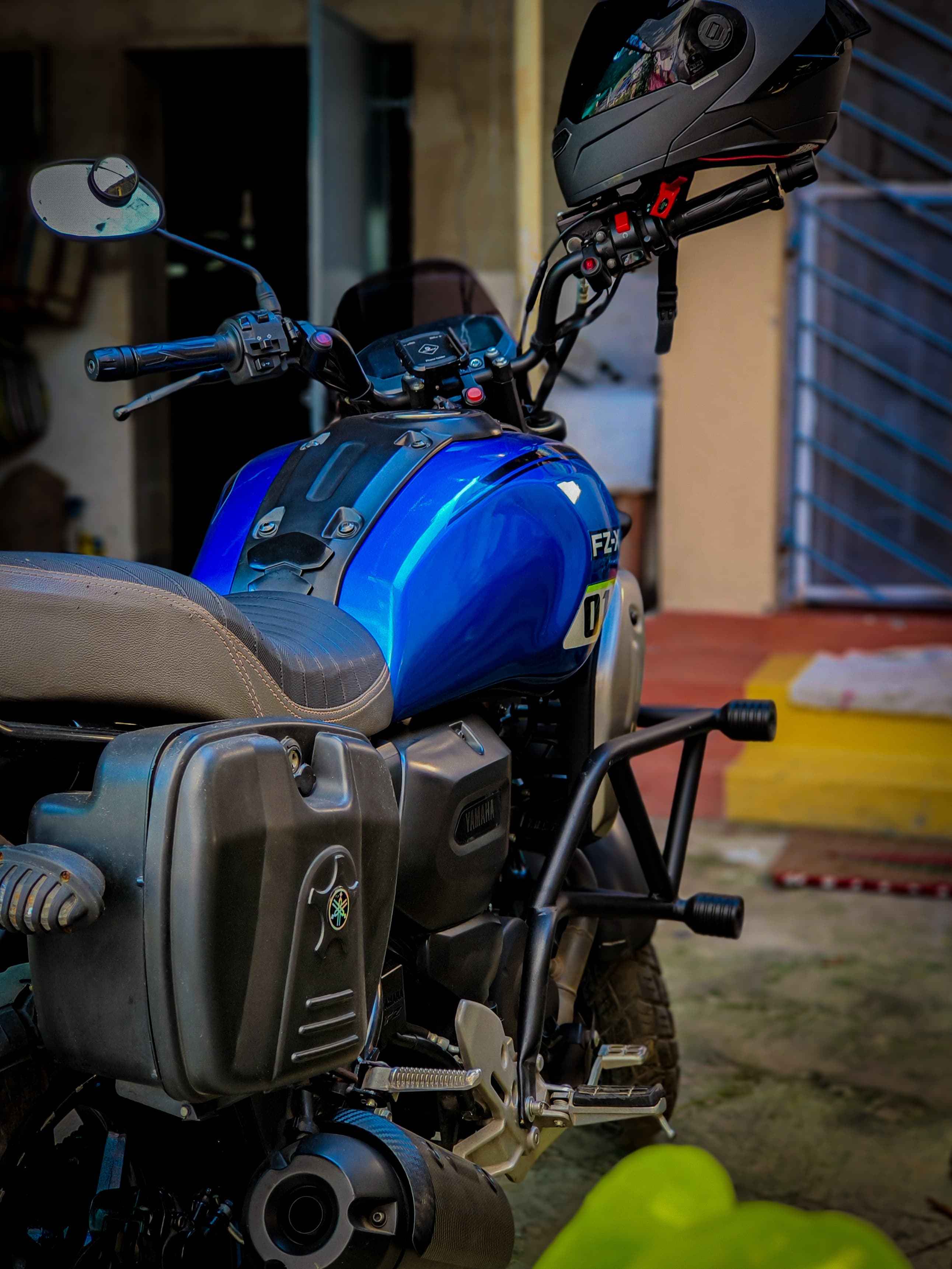 Yamaha FZ-X Crash Guard With 4 Sliders - Motodrift