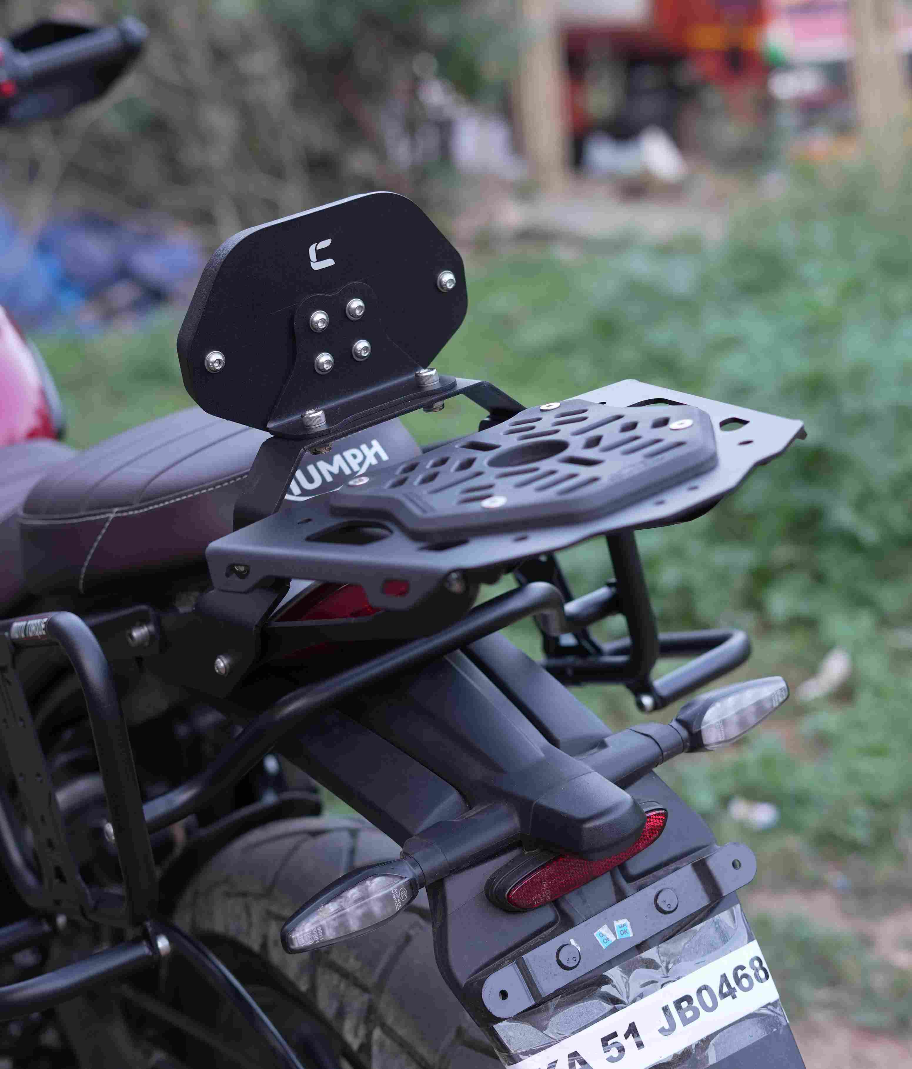 Carbon Racing Top Rack and Back Rest Combo with Vibration Dampener For Triumph Scrambler 400 - Motodrift