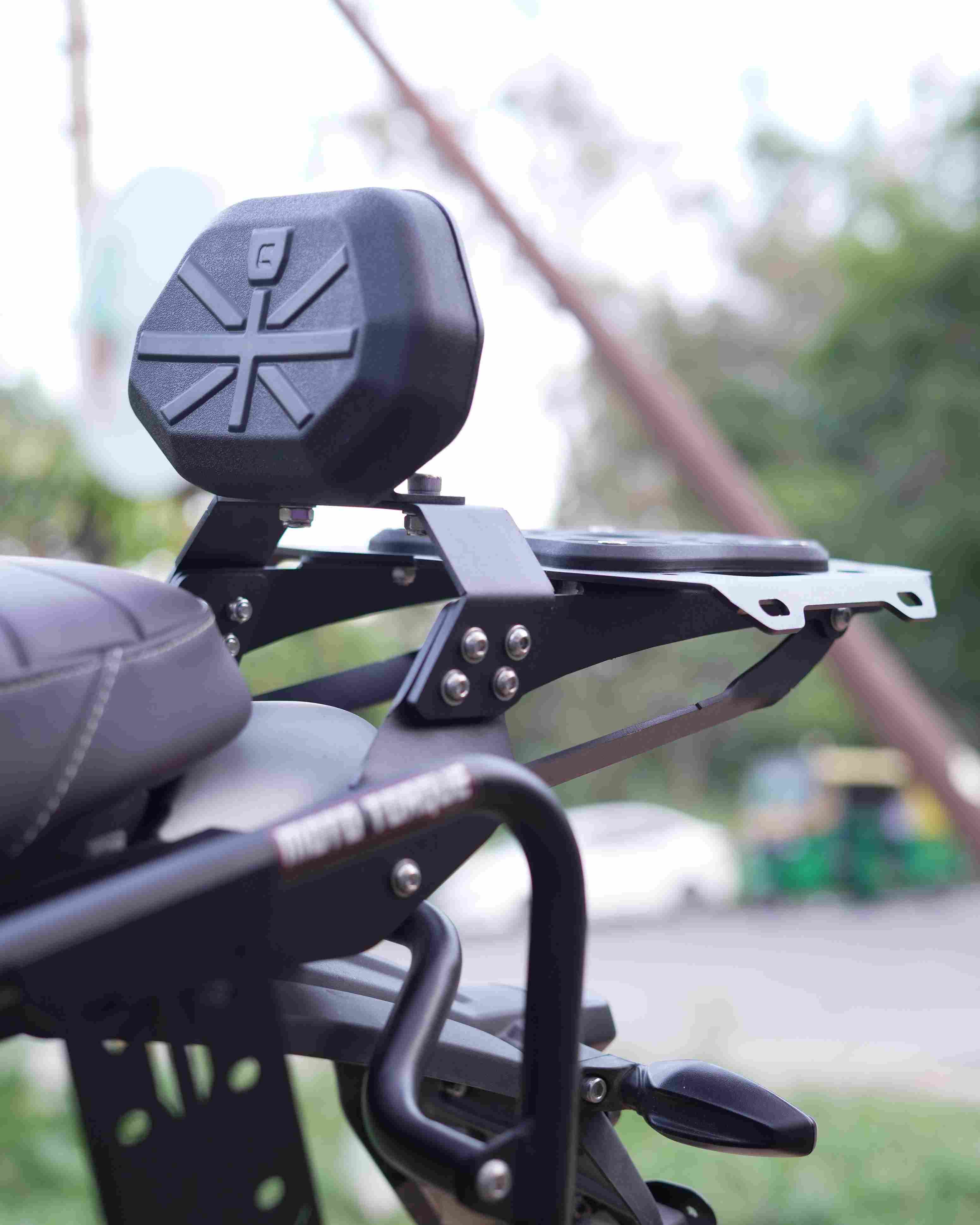 Carbon Racing Backrest For Triumph Scrambler 400 X (Union Jack) - Motodrift