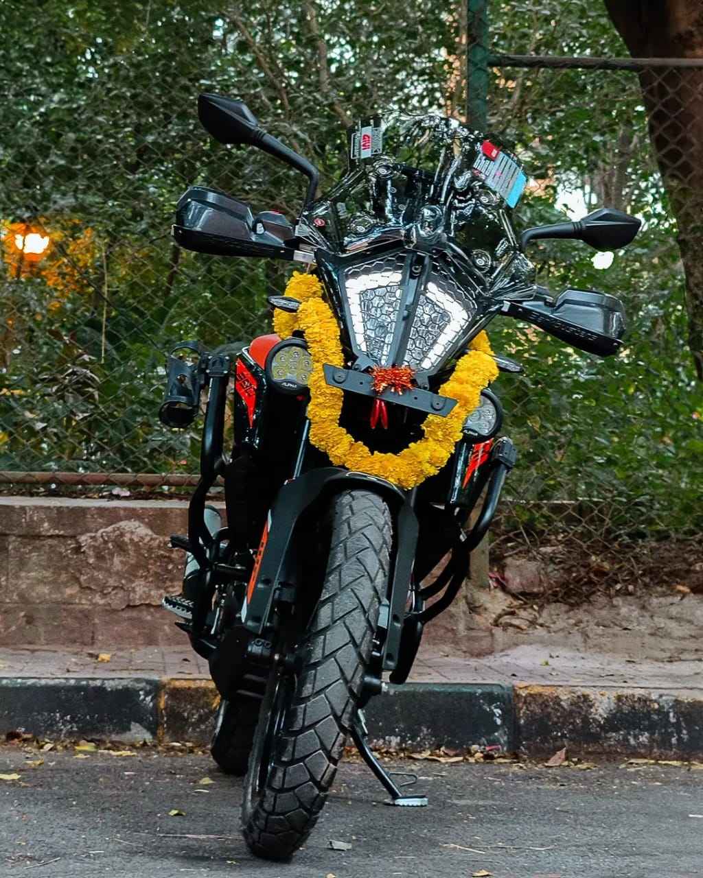 GIVI Smoked Windscreen KTM Adventure 7710D for KTM 390 Adventure - Motodrift