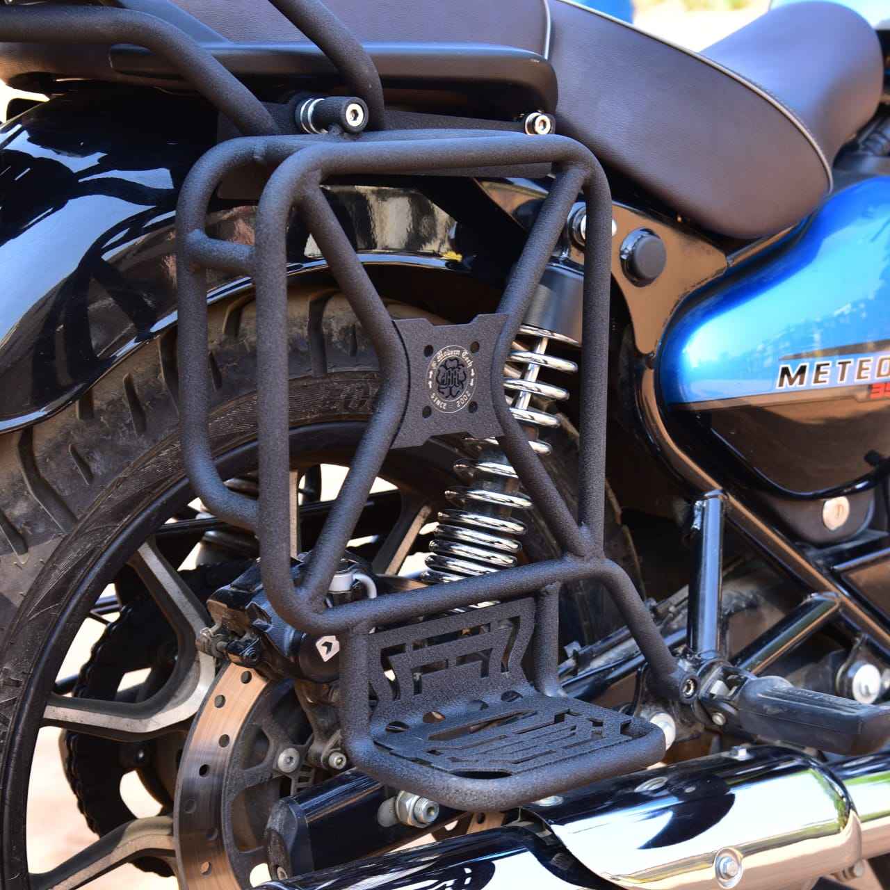 Modern Tech Royal Enfield Meteor 350 Single Side Saddle Stay (Right Side) - Motodrift