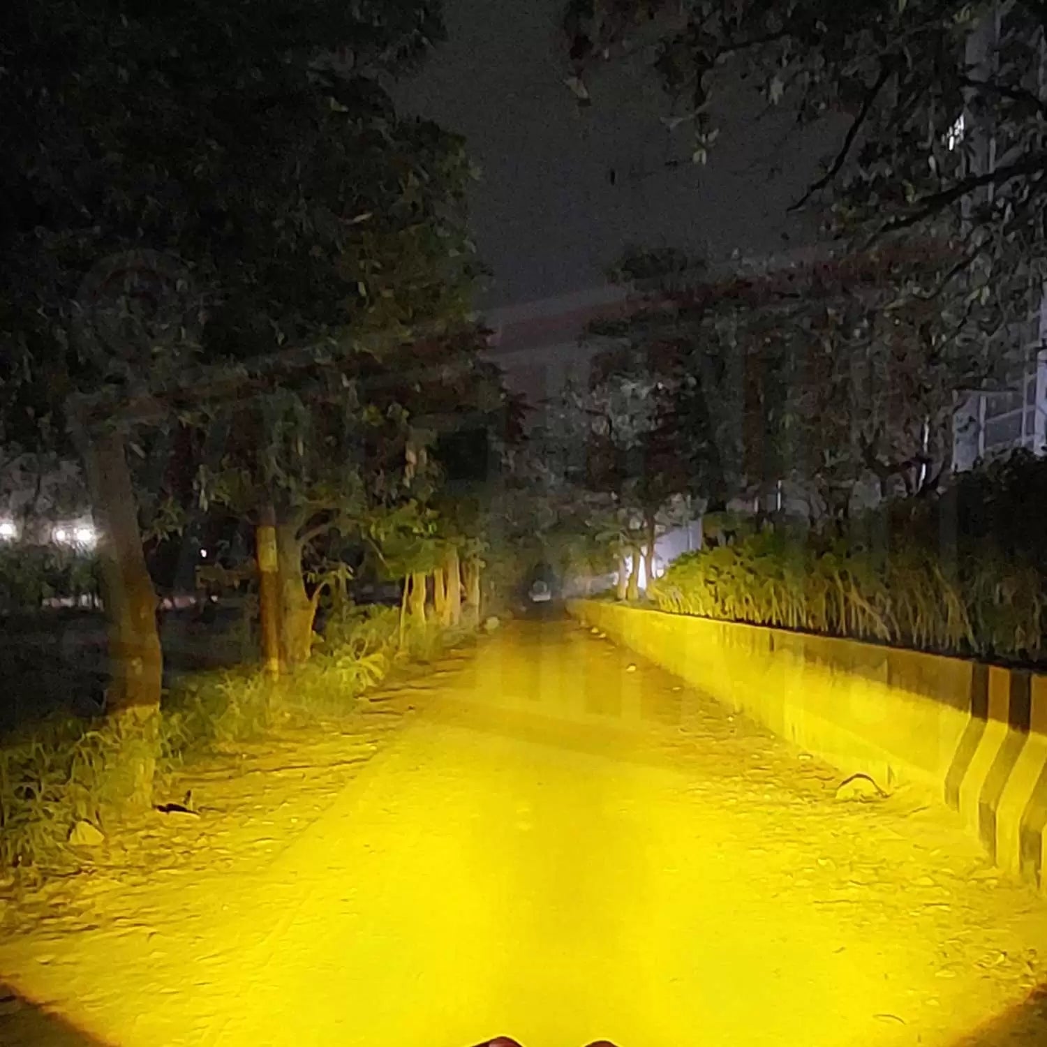 Vaishnu LED Touring Headlight For Royal Enfield Continental GT / Interceptor 650 (2023 Onwards) - Motodrift