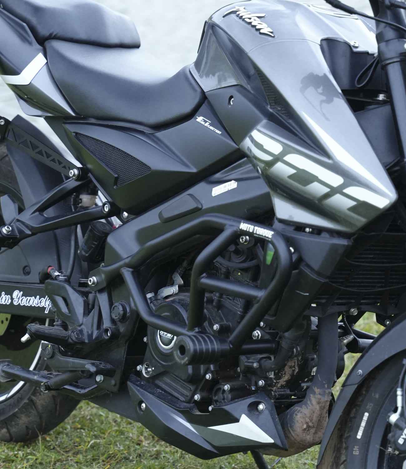 Moto Torque Pulsar NS 200 - Crash Guard - Motodrift