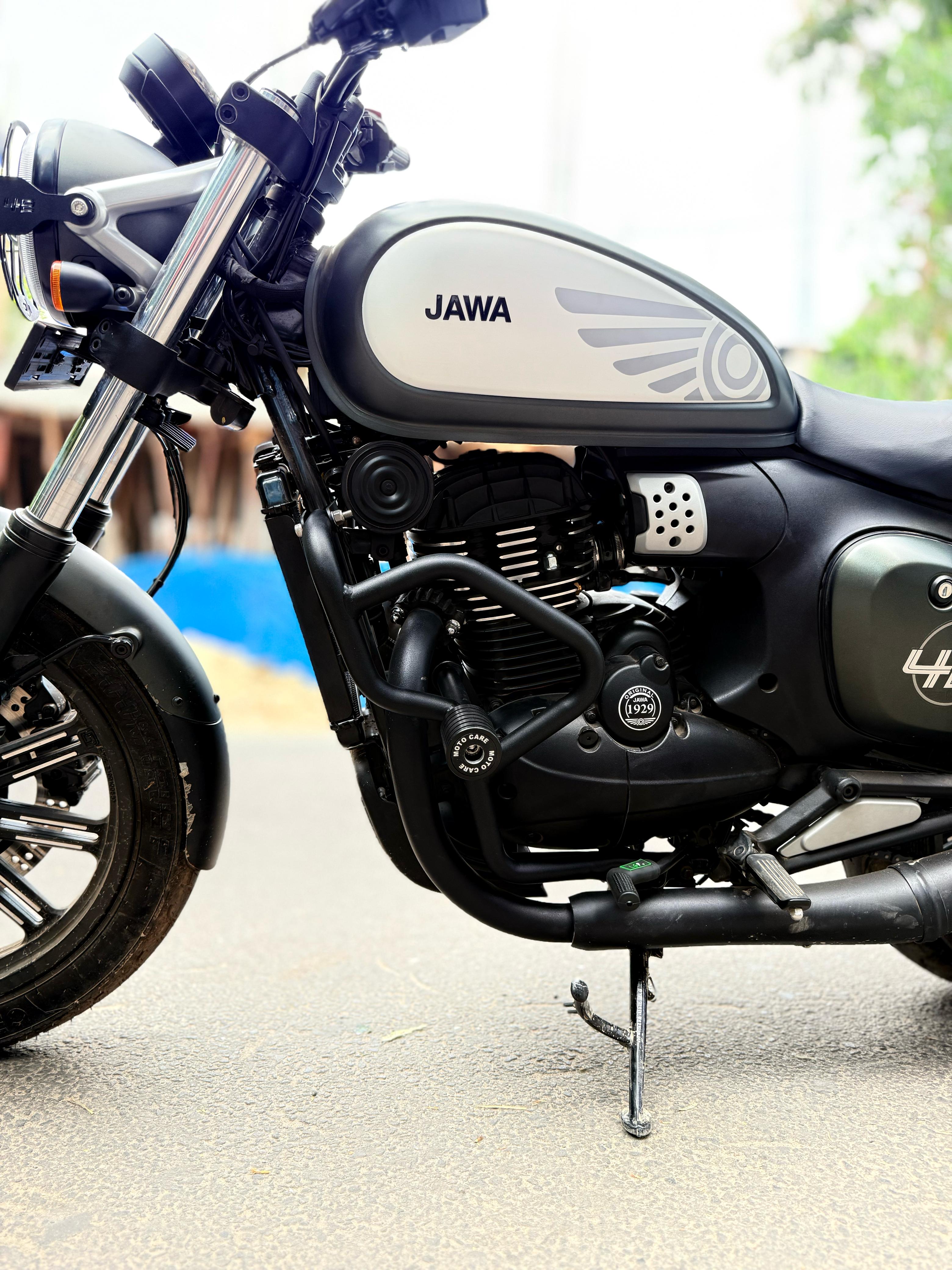 Crash Guard With Sliders For Jawa 42 FJ - Motodrift