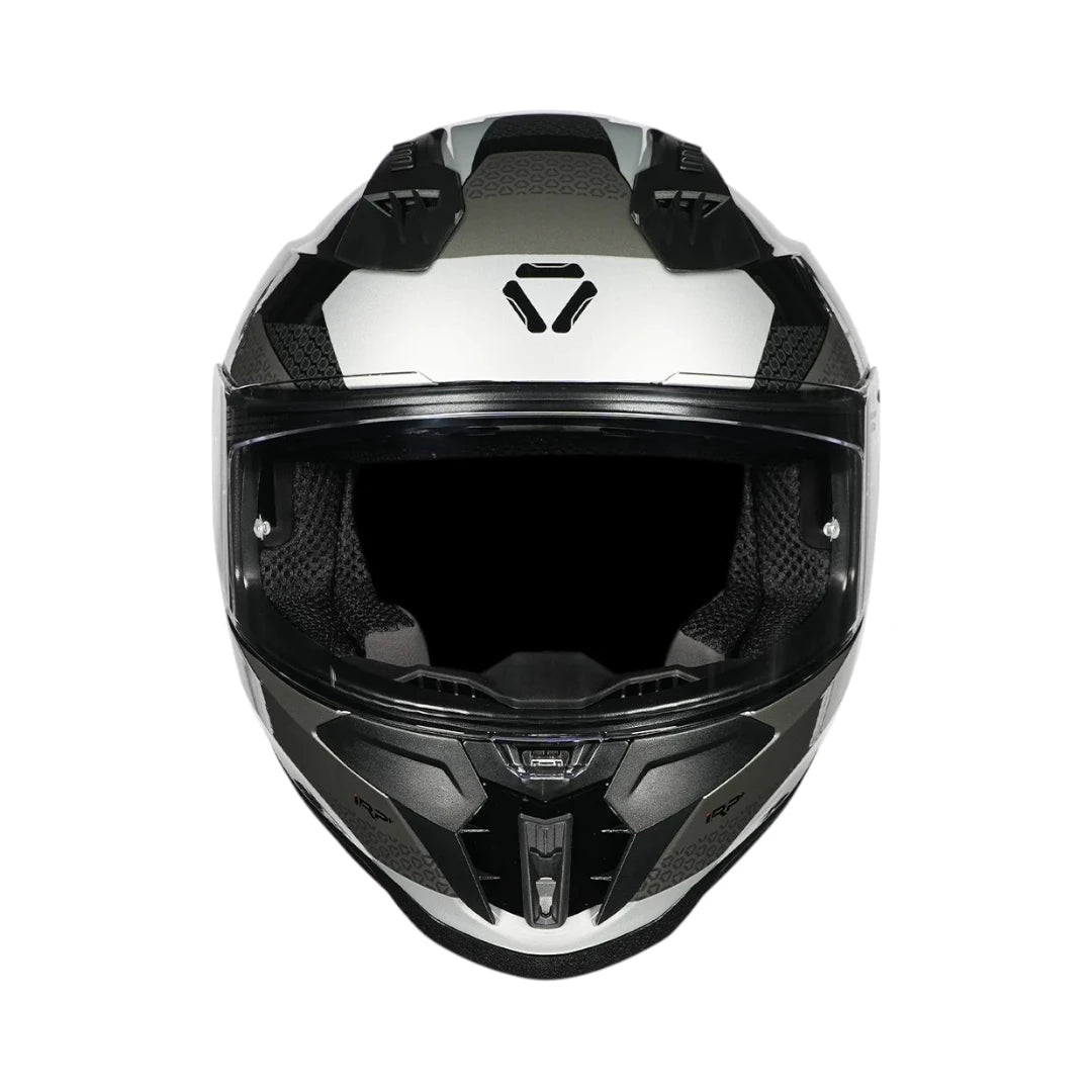 Motodrift Korda Evo Chief full-face motorcycle helmet in silver and black with an aerodynamic design and clear visor.