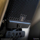 ZANA Radiator Grill Honeycomb Black For Triumph Speed 400 - Motodrift
