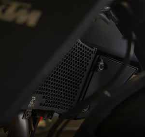 Zana Radiator Guard Honeycomb Black For Ktm Duke 390 Gen 3 - Motodrift