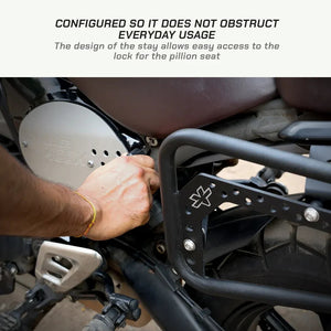 ViaTerra saddlebag rack on a Triumph Scrambler 400 X, showing clear access to the pillion seat lock